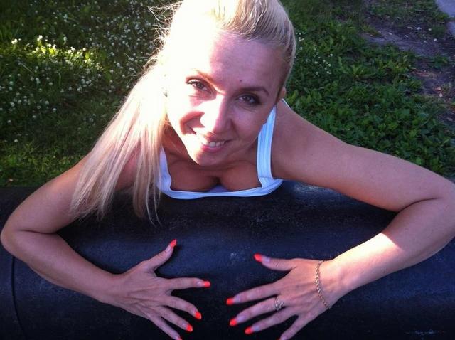 Богатые и эротичные зрелые мамки светят письками 24  картинка xxx скачать