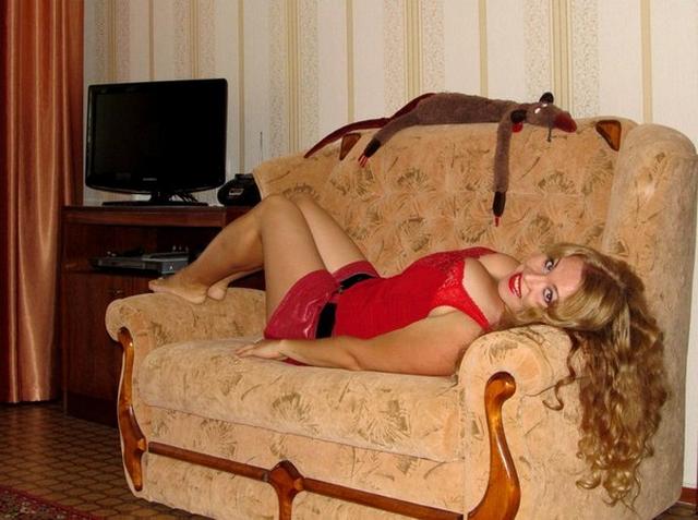 Прекрасные зрелые телки в чулках умеют танцевать стриптиз 7  картинка xxx скачать