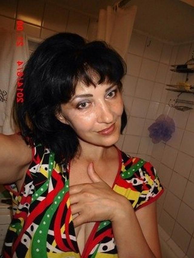Прекрасные зрелые телки в чулках умеют танцевать стриптиз 2  картинка xxx скачать