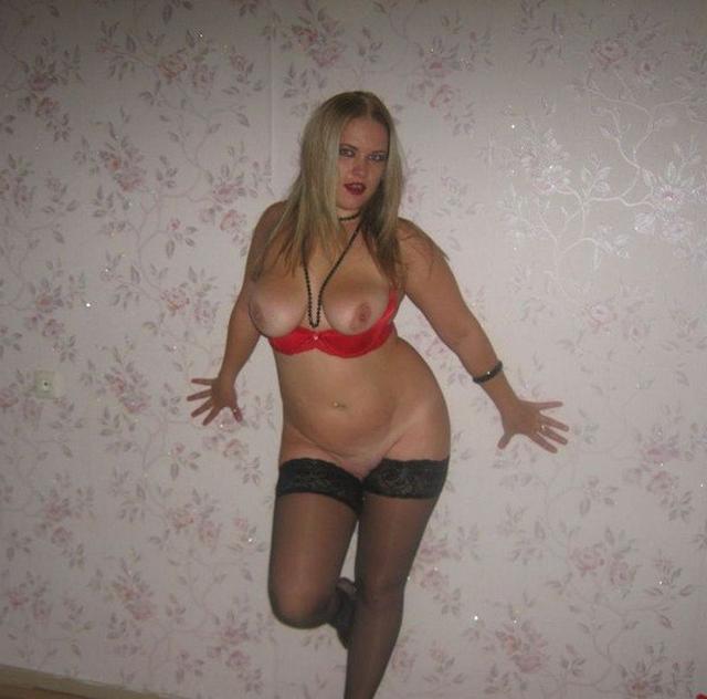 Бесстыжие зрелые мамки снимают с себя трусики 27  картинка xxx скачать