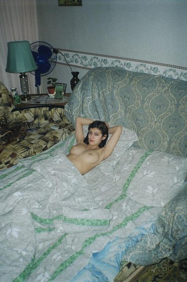 Голые девки соблазняют своими бритыми письками и расставленными ножками 27  картинка xxx скачать