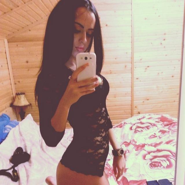 трахуальная Карина в одежде и без одинаково возбуждает 11  картинка xxx скачать