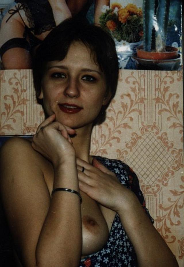 Молодухи в трусиках откровенничают дома и обнажаются 33  картинка xxx скачать