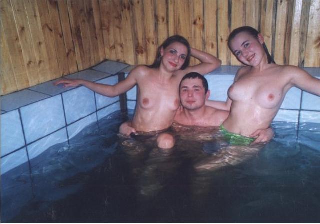 Голые девчонки в бане готовы жариться в разных позах 2  картинка xxx скачать