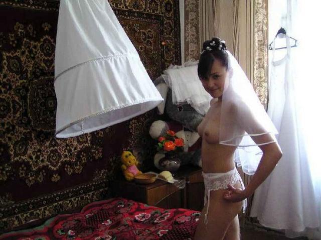 трахуальные невесты в трусиках и чулках раздвигают ножки 9  картинка xxx скачать
