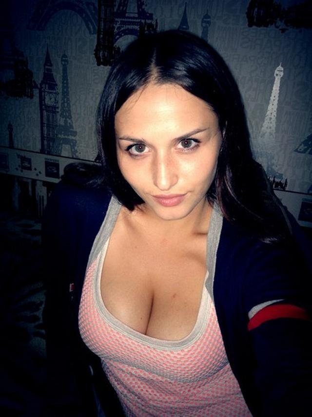 Симпатичные студентки виляют своими большими дойками 19  картинка xxx скачать