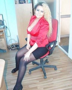 Жирные и нет зрелые женщины раздвигают свои ножки